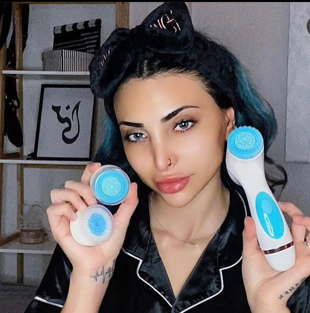3 in 1 Facial Cleansing Brush